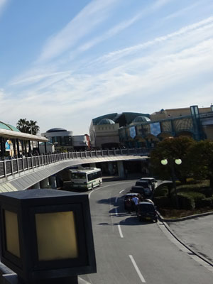 舞浜駅前
