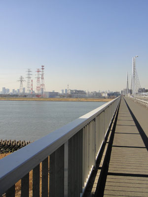 病院近くの橋