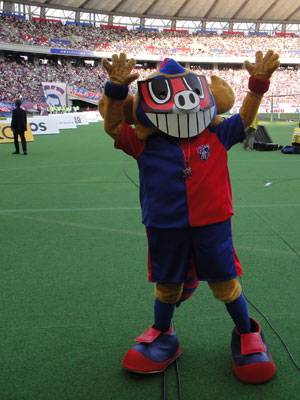 なんでお面を被っているのか？