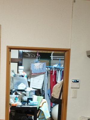 こたつの上は物置