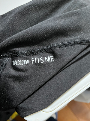 こういうタイツは履かないし